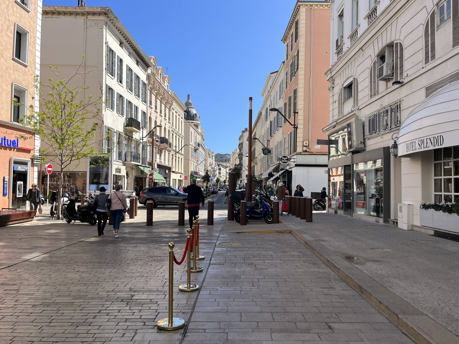 Rue Félix-Faure in central Cannes: the winning €5 million ticket was validated at Le 116, on this street.