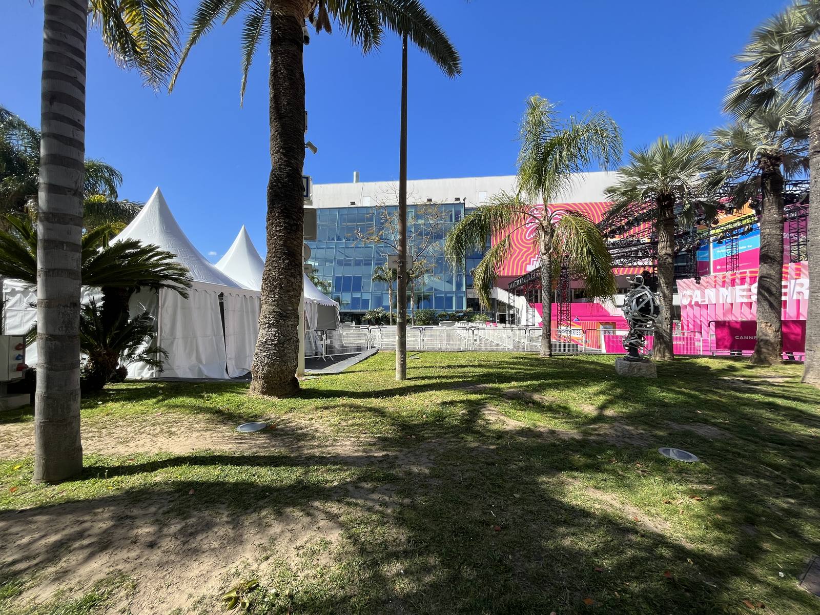 The Palais des Festivals et des Congrès in Cannes, photographed in April 2023 during the CANNESERIES festival: the 28th NRJ Music Awards ceremony will take place there on Friday 23 October, live on TF1.